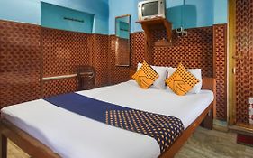 Spot On 73931 Hotel Rolls Hub